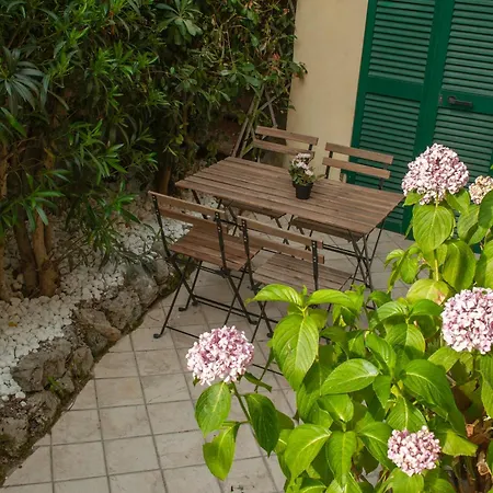 Small Antique * ラ・スペツィア