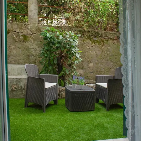 アパート Small Antique *