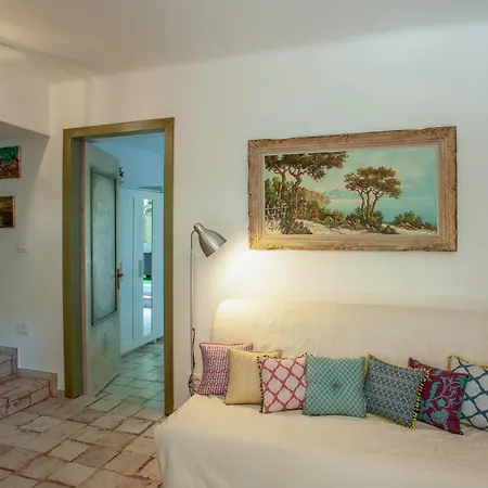 Apartment Small Antique