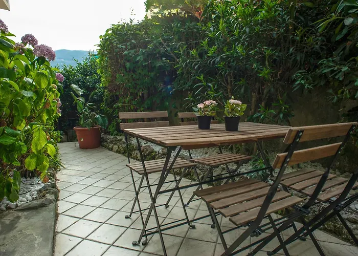 Small Antique Apartman