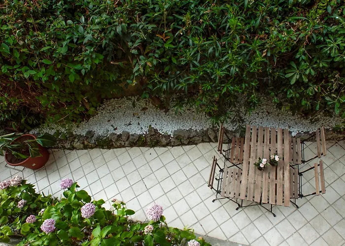 Apartman Small Antique