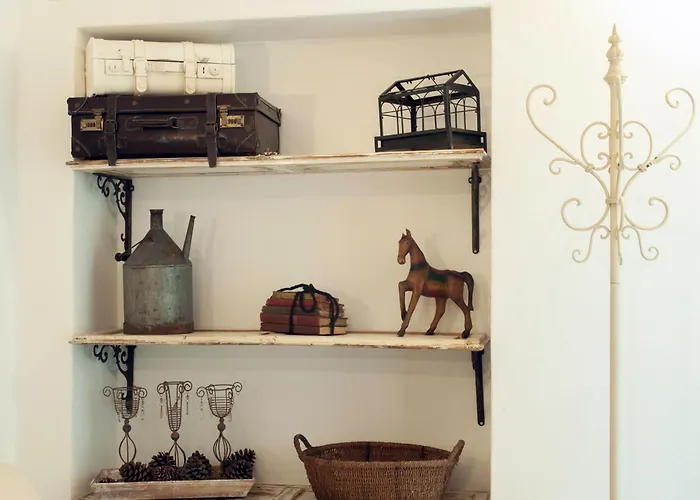 Small Antique Apartman *