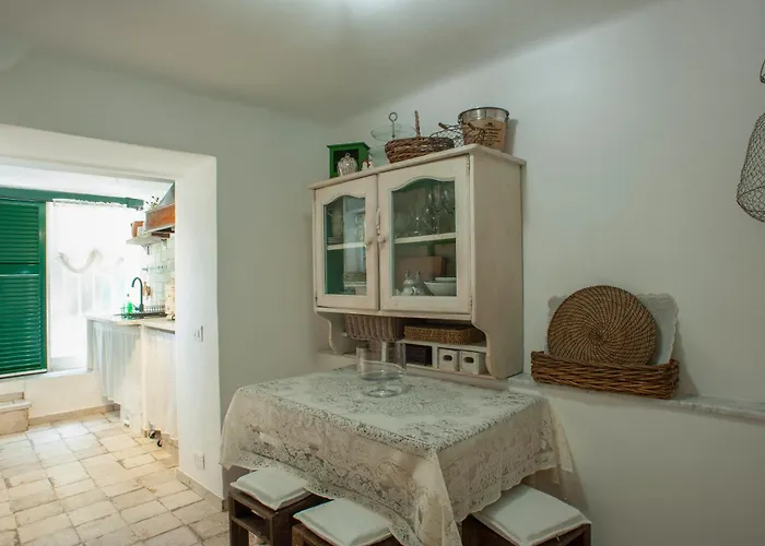 Apartman Small Antique